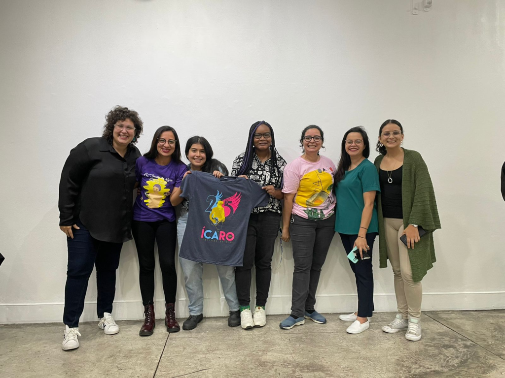 Colectiva de cineastas participandoen ICARO